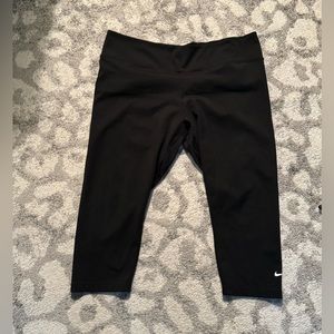 Nike One Dri Fit Capri Leggings